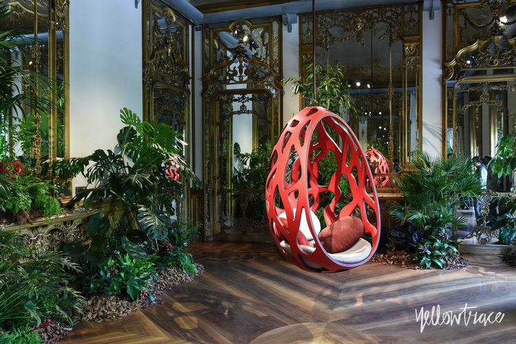 Louis Vuitton on X: The Cocoon Chair by the #CampanaBrothers. The  Brazilian duo's visionary Objets Nomades design debuts a range of bright  new colors including its first-ever two-toned version. Learn about # LouisVuitton's